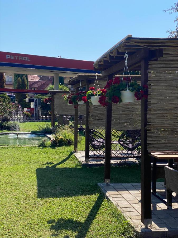 Motel M Vlasenica מראה חיצוני תמונה