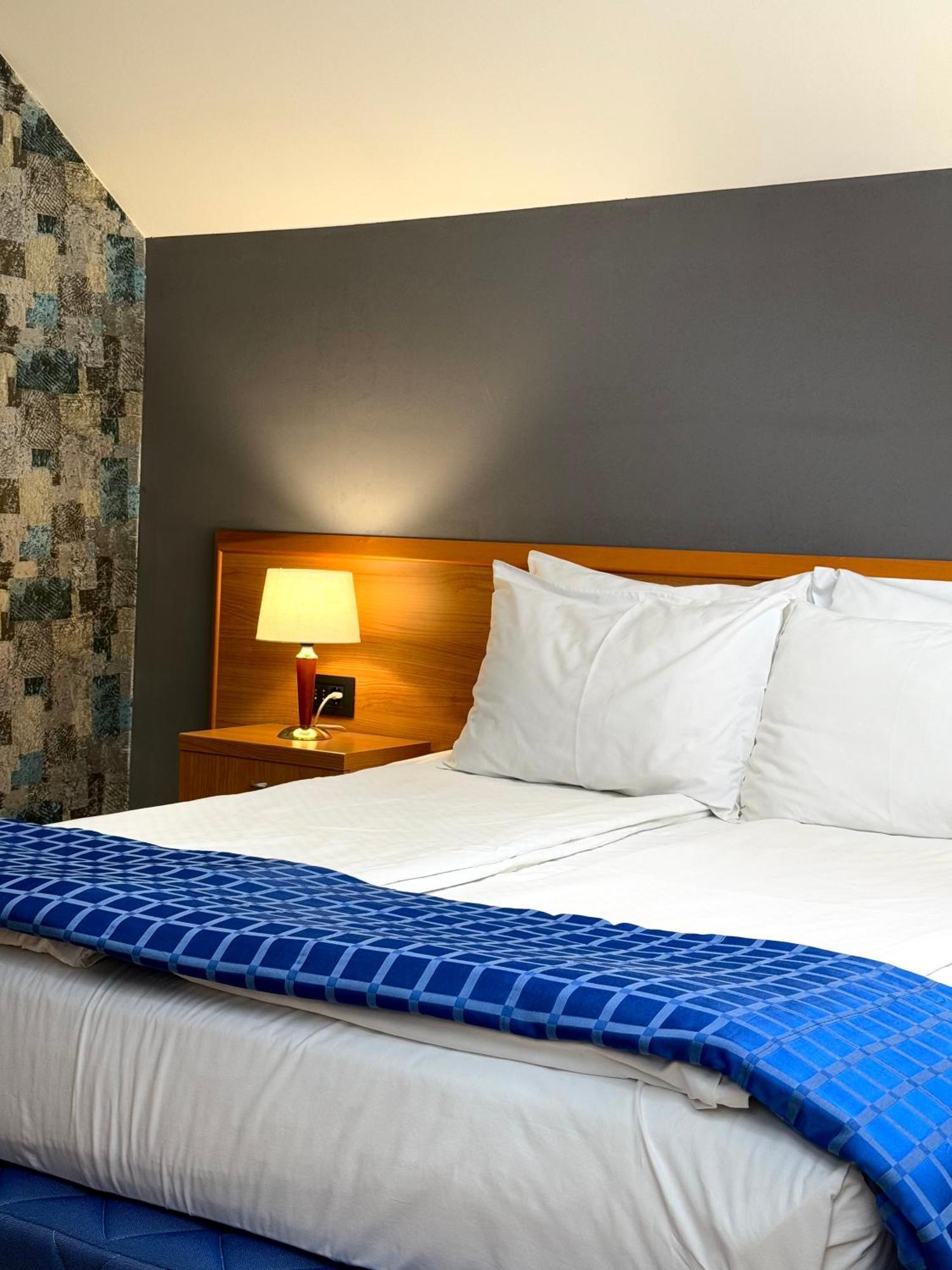 Motel M Vlasenica מראה חיצוני תמונה